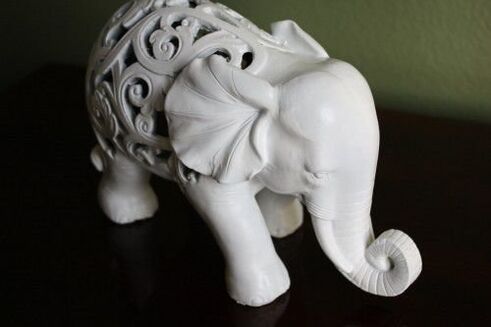 Figure d'un éléphant comme amulette de chance